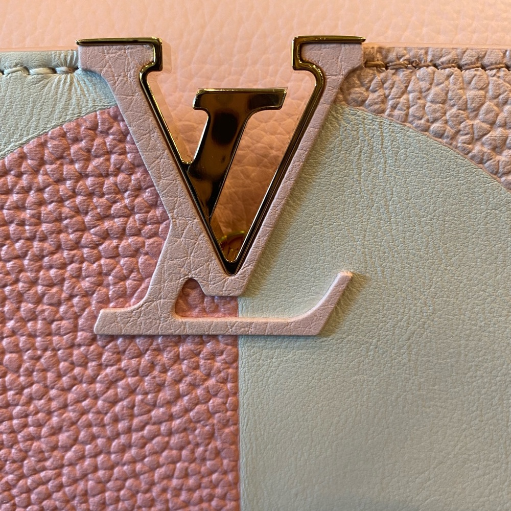 NWT 2022 Louis Vuitton Pink Capucines BB w/Flower Logo on Front in Pink/White - Picture 3 of 12